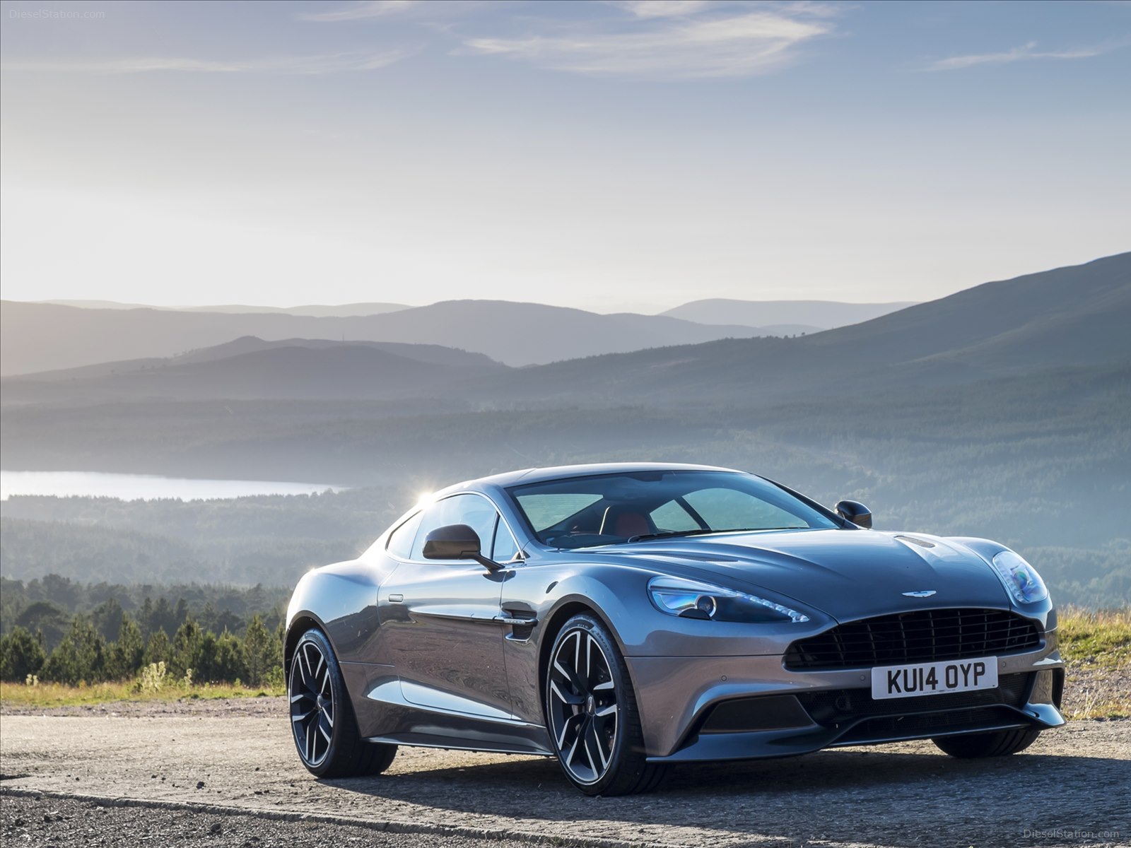 Aston Martin Vanquish 2015